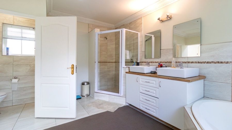 3 Bedroom Property for Sale in Bizweni Western Cape